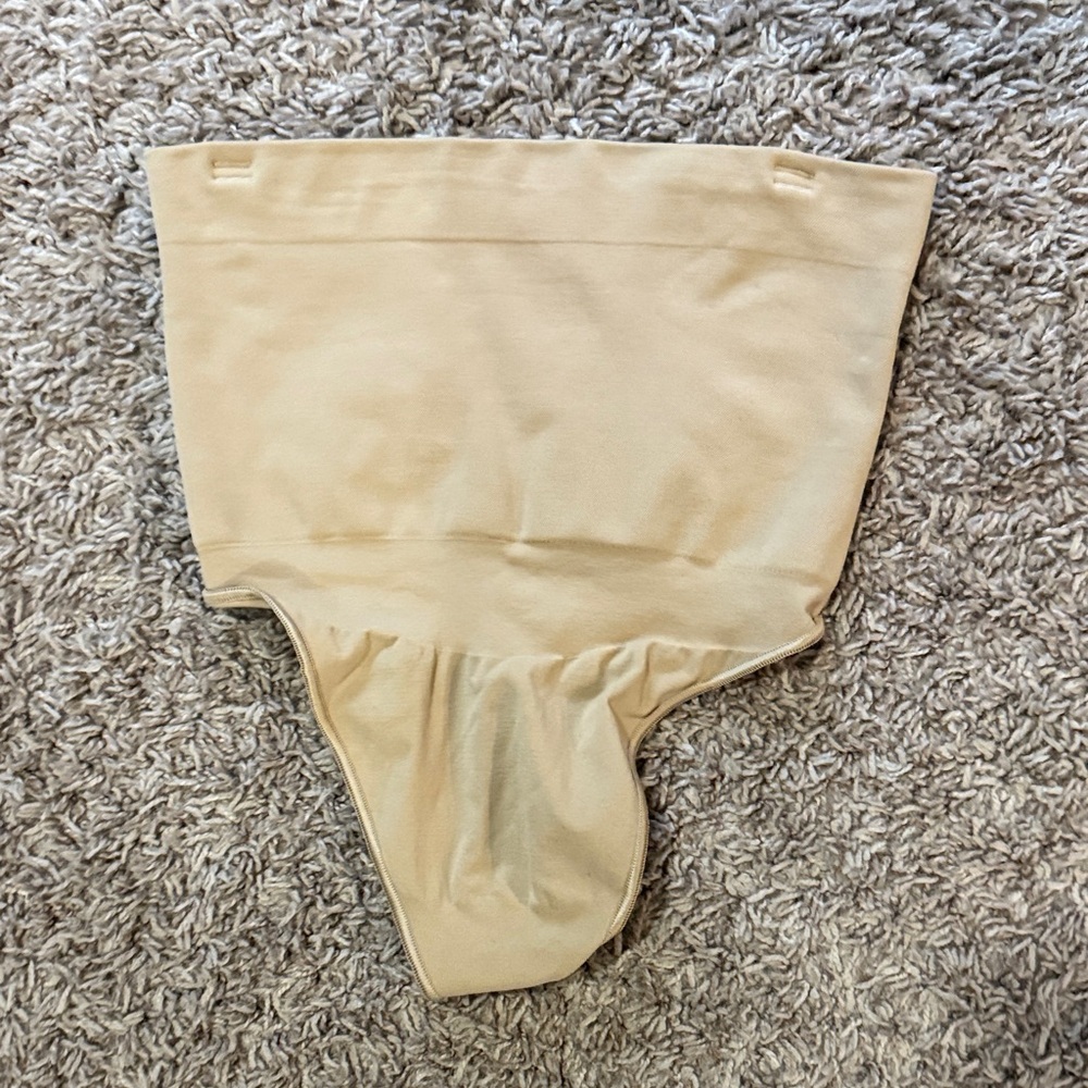 SKIMS core control high waisted thong - clay, size small